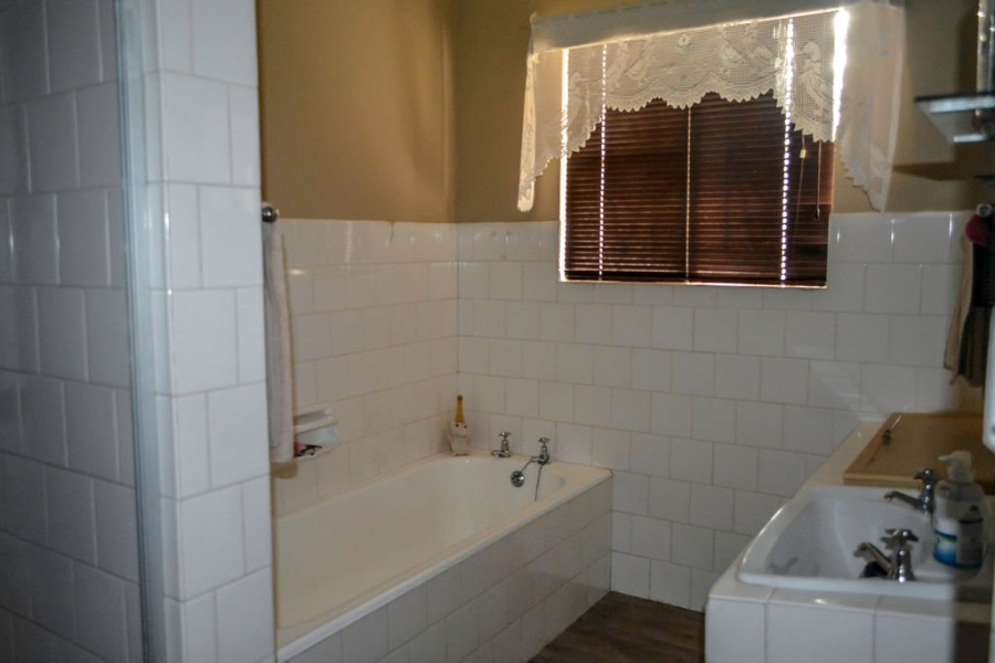 5 Bedroom Property for Sale in Klawer Western Cape